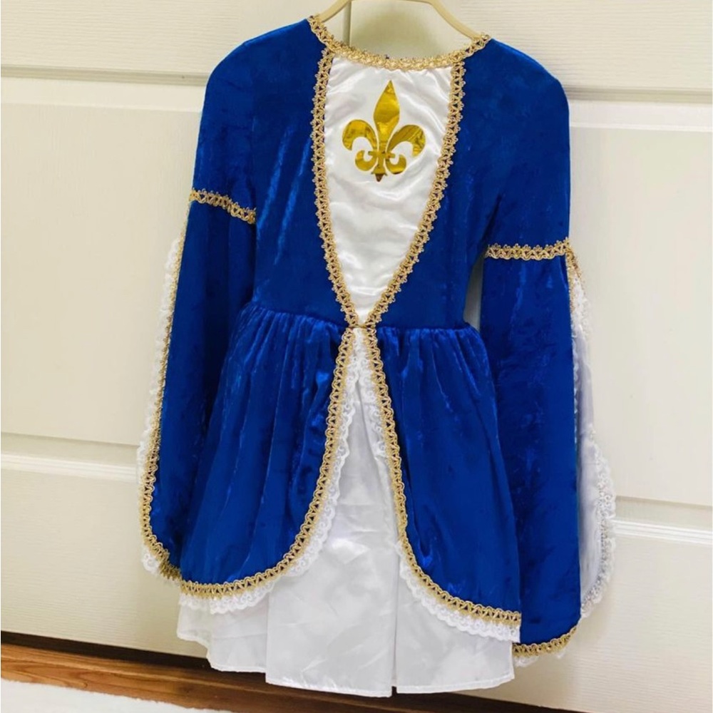 Chasing Fireflies Miss Musketeer
Costume SIze 10